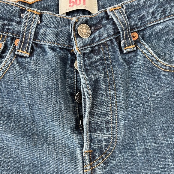 Levis 501 Cutoff Denim Shorts - Picture 2 of 9